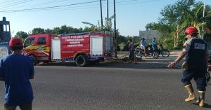 Hendak Padamkan Kebakaran, Truk Damkar Tuban Tabrak Sepeda Motor Didepan SPBU